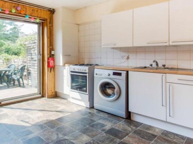 Single Charming Room in Mile End