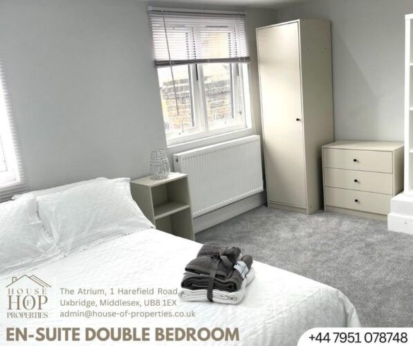 EN-SUITE DOUBLE ROOM IN UXBRIDGE CLOSE TO STATION 1,100 per month