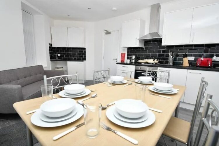 Huddersfield 4 Bed High Spec HMO For Sale Immaculate Throughout Returns in Excess of 30% PA