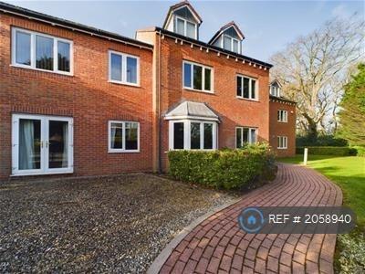 3 bedroom flat in Francis House, Solihull, B91 (3 bed) (#2058940)