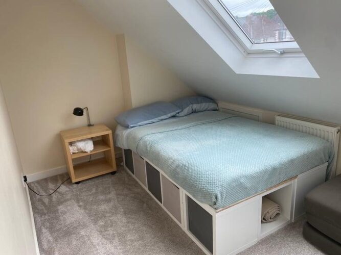 DOUBLE BEDROOM IN CLEAN FAMILY HOME ELTHAM SE9