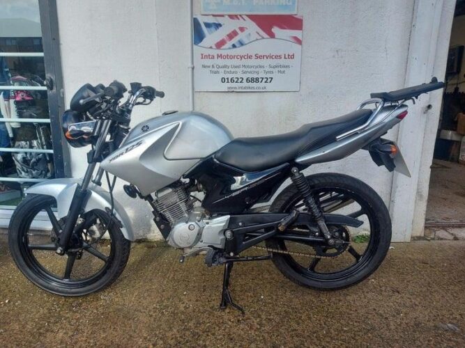 YAMAHA YBR125 COMMUTER