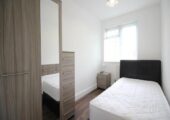 DOUBLE BEDROOM IN CLEAN FAMILY HOME ELTHAM SE9