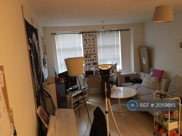 1 bedroom flat in The Quadrangle, Manchester, M1 (1 bed) (#2059885)