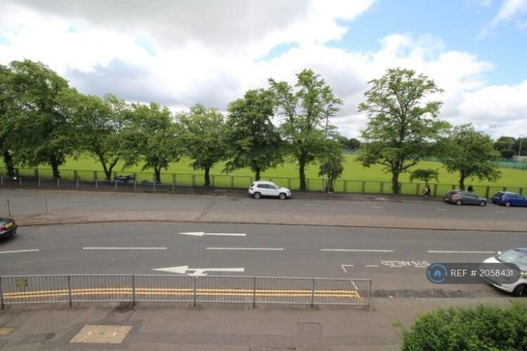 3 bedroom flat in Anniesland Road, Glasgow, G13 (3 bed) (#2058431)