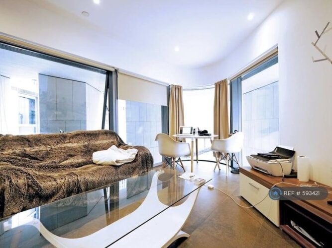 1 bedroom flat in Lexicon, London, EC1V (1 bed) (#593421)