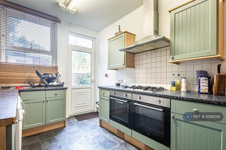 Zero deposit option Modern studio apartment