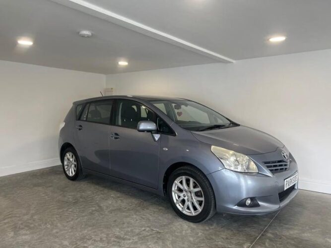 2010 Toyota Verso 2.0 D-4D T Spirit Nav/Pan Rf 5dr full service history MPV Dies