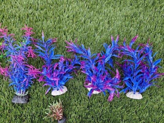 Aquarium / Fish tank plants (artificial)