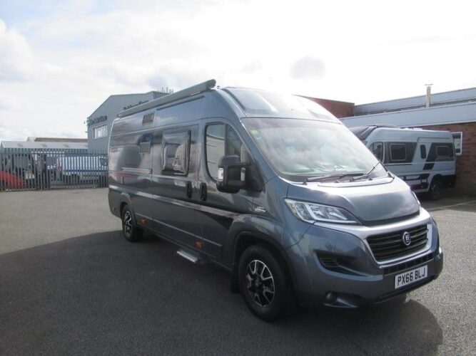 HOBBY VANTANA K 65, 3 berth van with rear twin singles