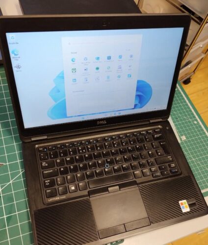 Dell Latitude 3390 2 in 1 laptop tablet Intel 8250U Quad core i5 8th gen FHD IPS touchscreen