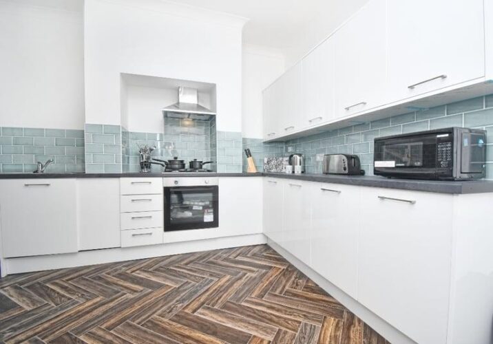 READYMADE 4 BEDROOM HMO RETURNS 12.76