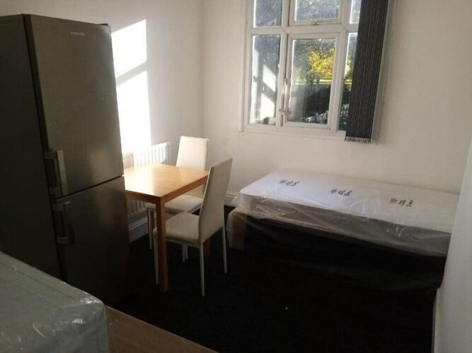 HOMELESS ACCOMMODATIONDOUBLE ROOM in CITY ROAD B16ALL DSS ACCEPTEDSEE DESCRIPTION