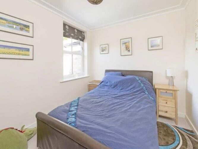 Single Charming Room in Putney