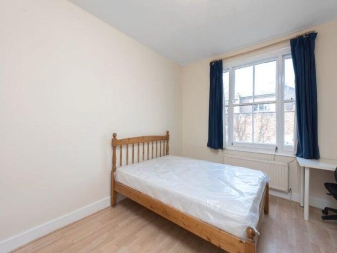 Single Gorgeous Beautiful Room Whitechapel  Now
