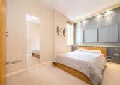 1 bedroom flat in Hamlet Gardens, Ravenscourt Park, London