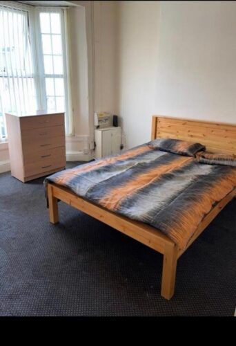 IMMEDIATE ROOMS AVALIABLE – MOVE IN TODAY