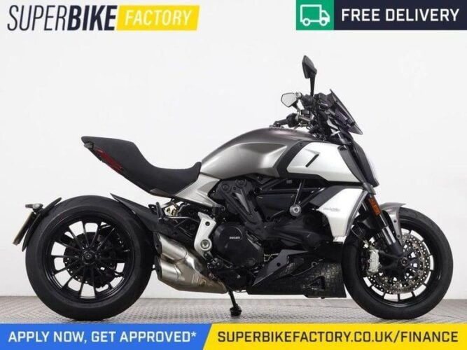 DUCATI DESERT X IN WHITE