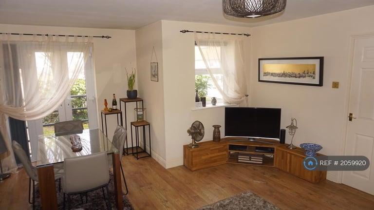 2 bedroom flat in Corbidge Court, London, SE8 (2 bed) (#2059920)