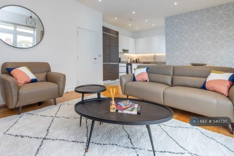 4 Bedroom House Delhi Street Ormeau Road