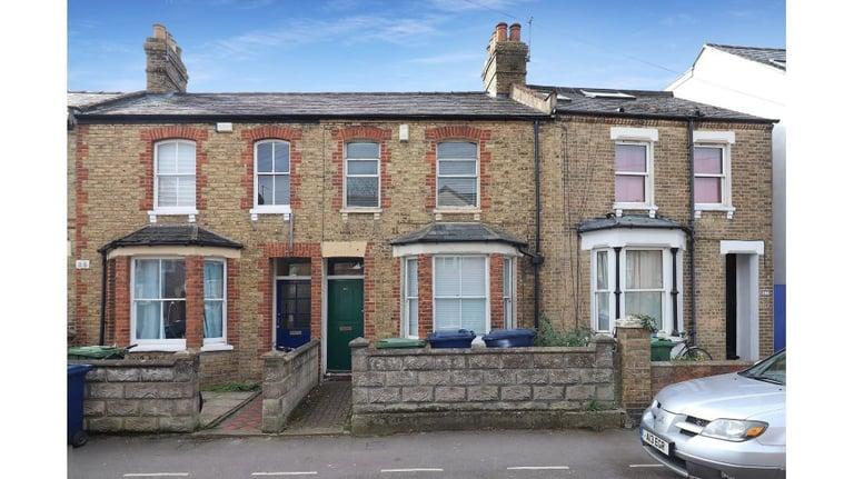 5 bedroom house in Hurst Street, Oxford {OYR09} Book Online – The Rent Guru