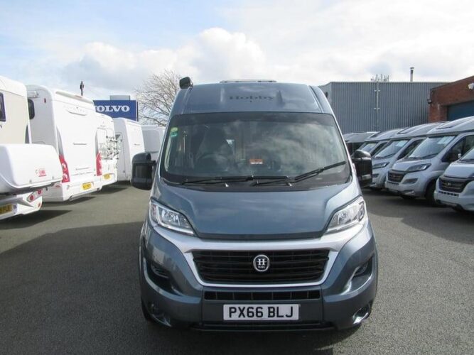 HOBBY VANTANA K 65, 3 berth van with rear twin singles