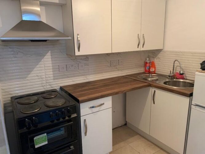 Studio flat to let B11 sparkhill