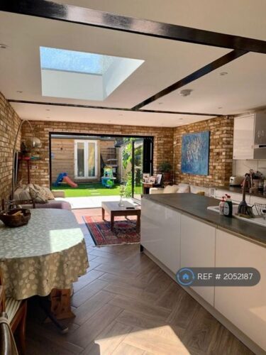 Hollybank Road L18 – 5 bed house available for a group of students/professionals