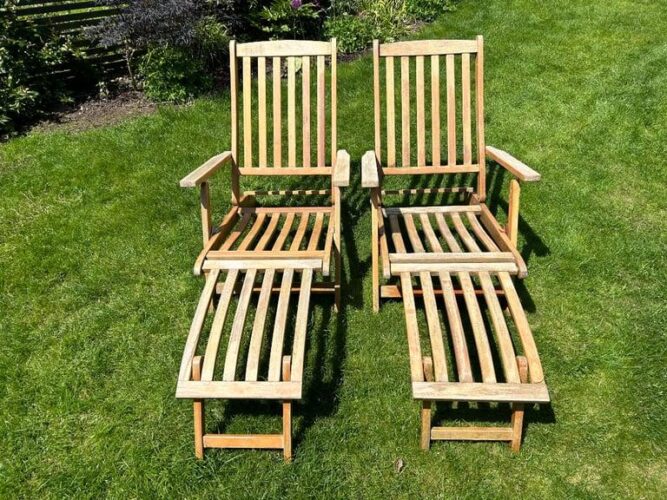 Steamer sun lounger – pair of wooden reclining sun loungers