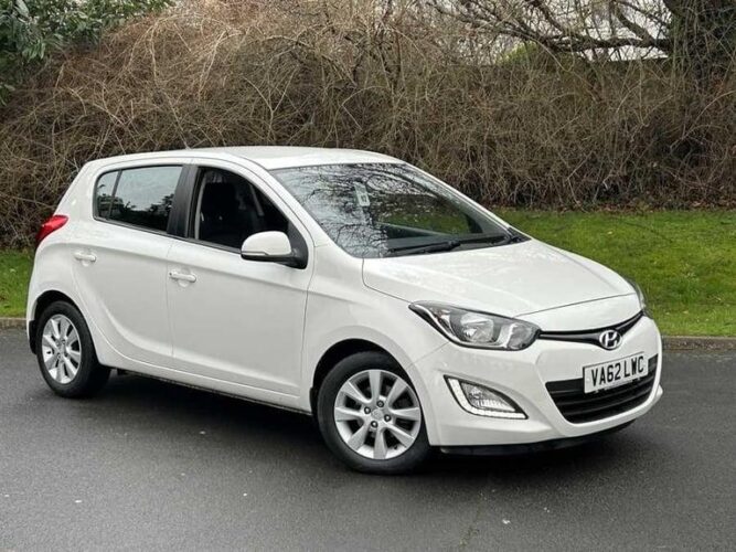 2013 62 HYUNDAI VELOSTER 1.6 GDI SPORT PETROL MANUAL STYLISH LOOKING CAR