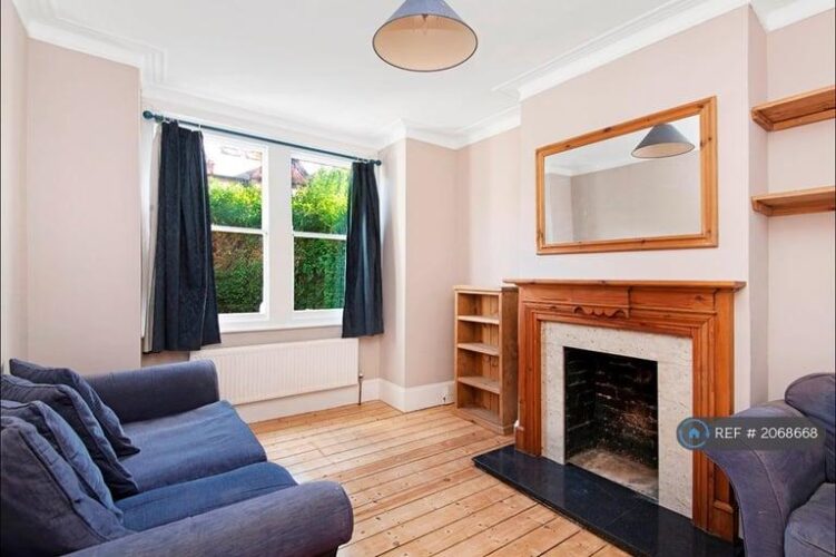 2 bedroom house in Cecil Road, London, SW19 (2 bed) (#2068668)