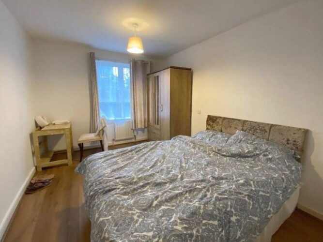 Single Beautiful Room Whitechapel  Now