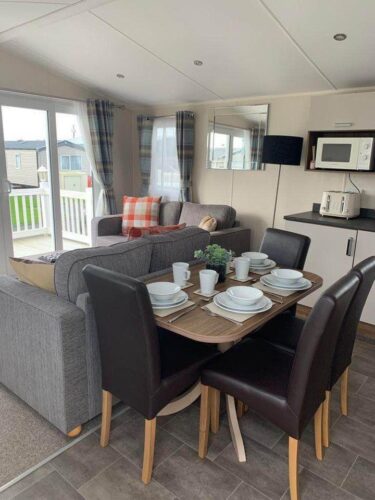3 bedroom caravan to Own near Clacton on sea, Change your life today – Essex