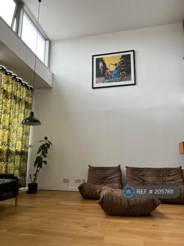 2 bedroom flat in King Edward’s Road, London, E9 (2 bed) (#2057811)