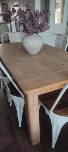 Dining table & 6 chairs