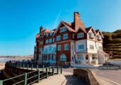 2 bedroom flat in The Parade, Sandsend, Whitby, YO21 (2 bed) (#2059769)