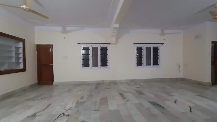 3bhk with garage ground floor east house in vijayanagar myso, Mysore