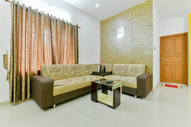 Fully Furnished 2 BHK house for daily weekly rent near Aster, Kochi
