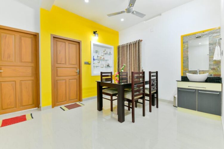 Fully Furnished 2 BHK house for daily weekly rent near Aster, Kochi