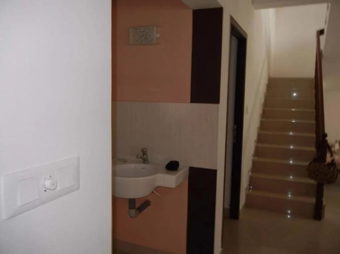 Three BHK Furnished Villa for daily weekly rent in VYTILLA, Kochi