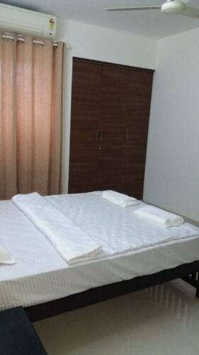 Fully furnished 2 bed flat in Kochi near Palarivattom for daily